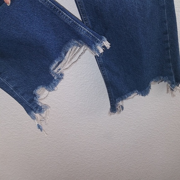 Free People We the Free Maggie Mid Rise Distressed Hem Straight Jeans Size 28 - Picture 4 of 8